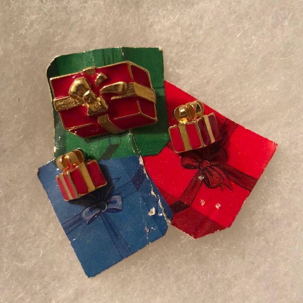 NIP Marching Stud Christmas Holiday Gift Box Earrings and a Gift Box Brooch